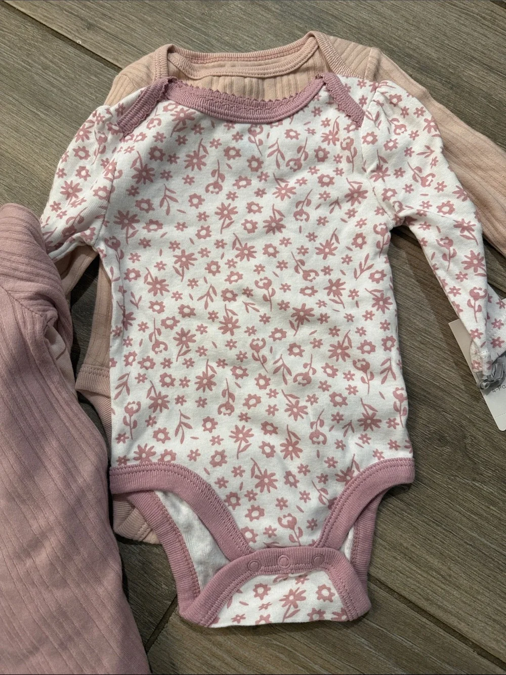 4 Pack Pink & Blush Long-Sleeve Baby One-Piece Bodysuits Sz 0-3